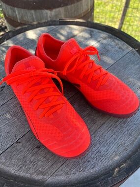 Puma Men's Bright Reddish Orange Athletic Track Running  Lace-Up Sneakers